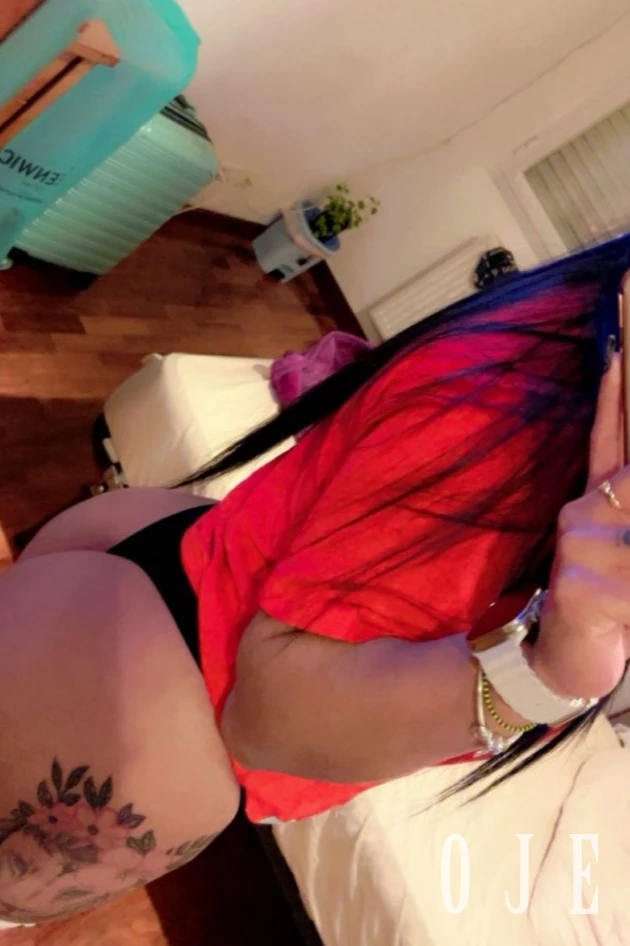 stories-slider-content