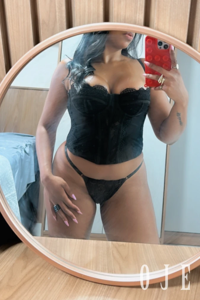 stories-slider-content