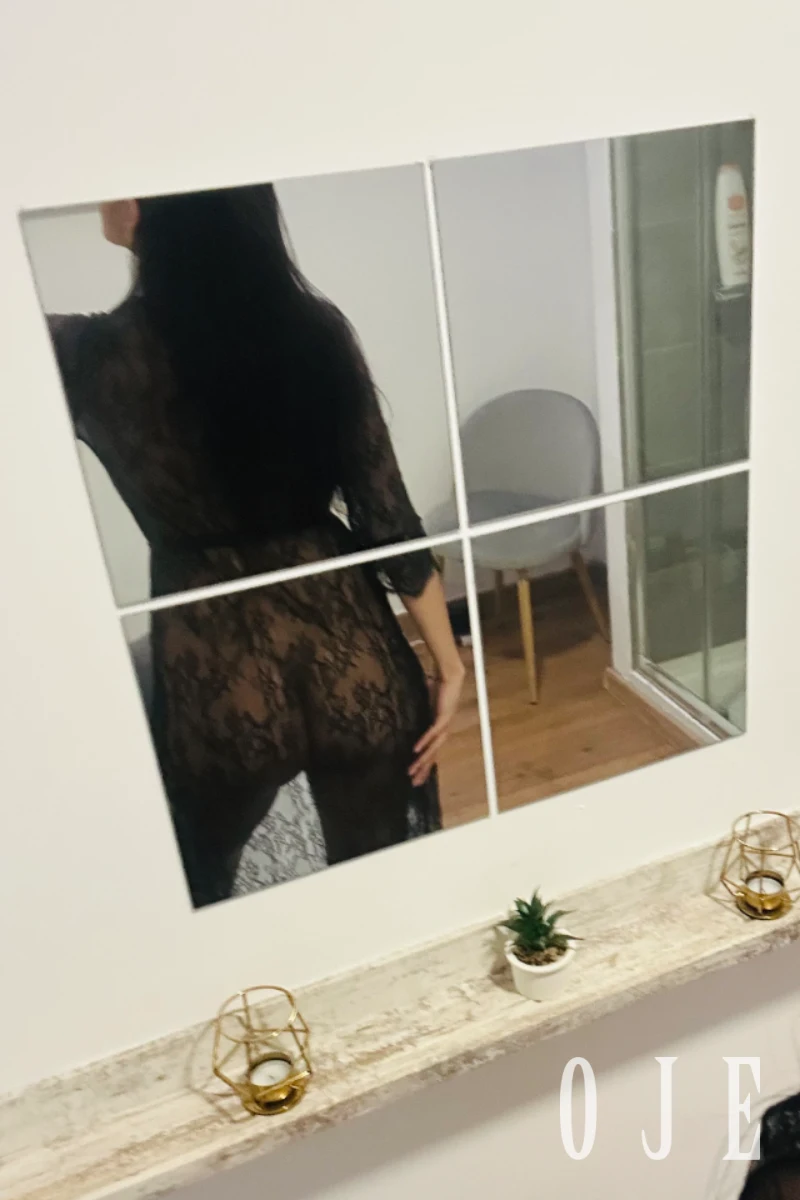 stories-slider-content