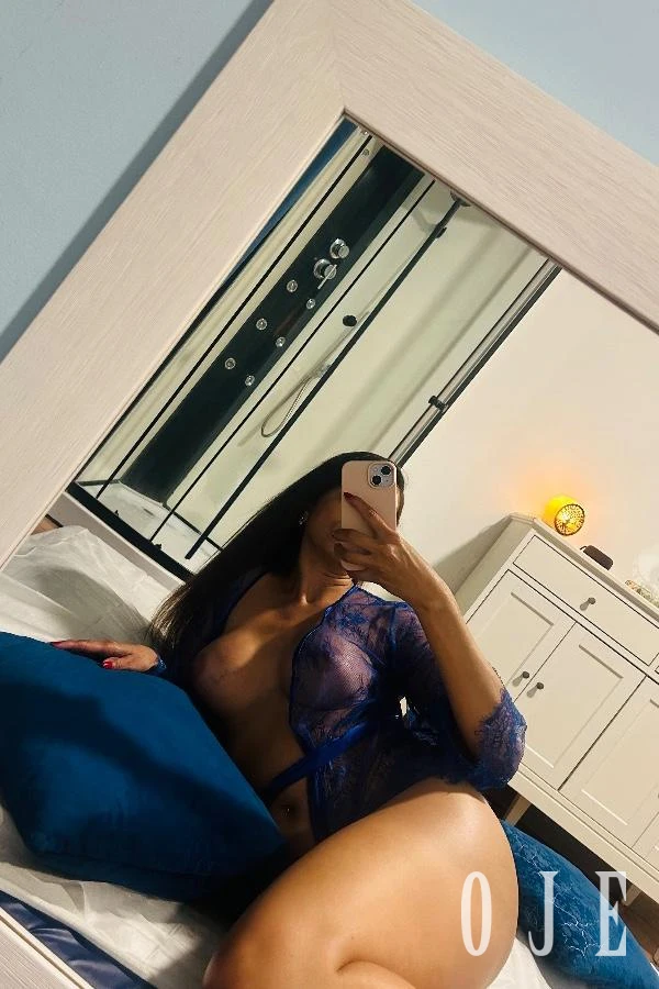 stories-slider-content