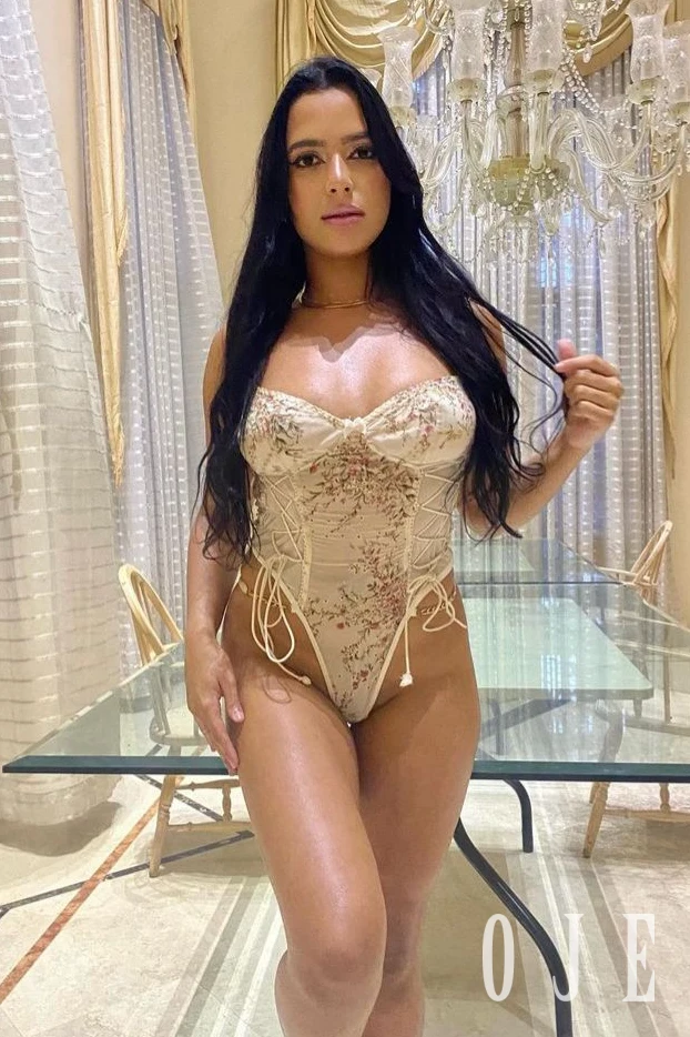 stories-slider-content