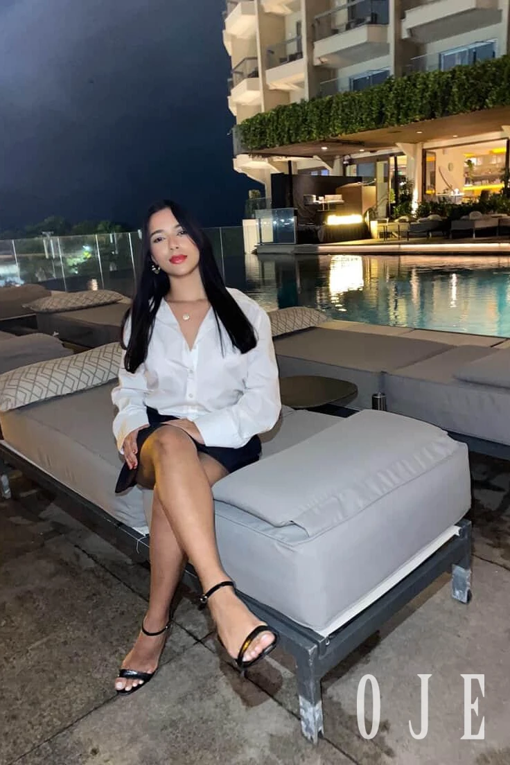 stories-slider-content