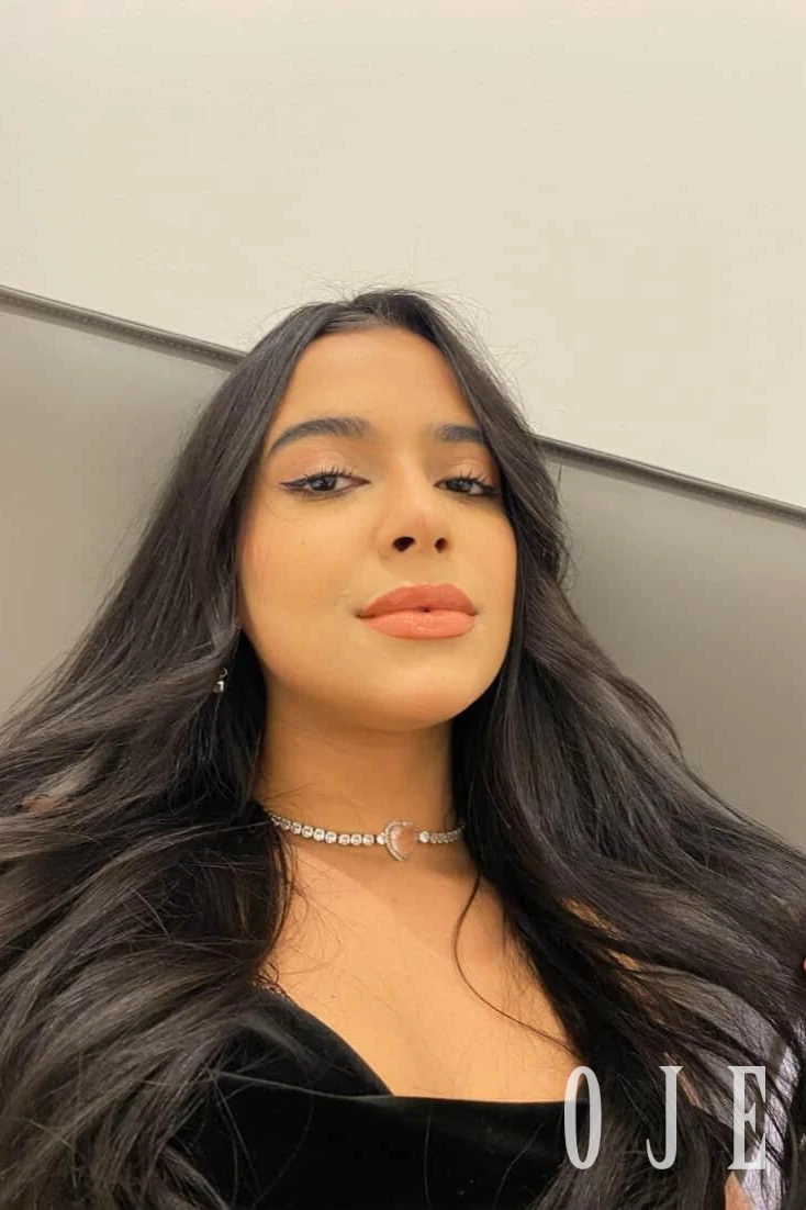 stories-slider-content