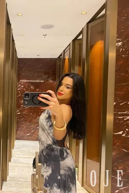 stories-slider-content