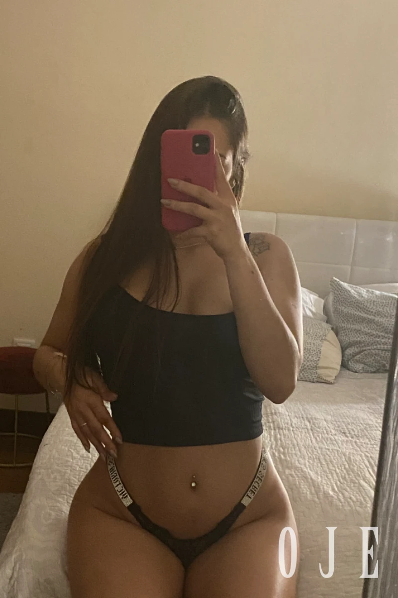 stories-slider-content