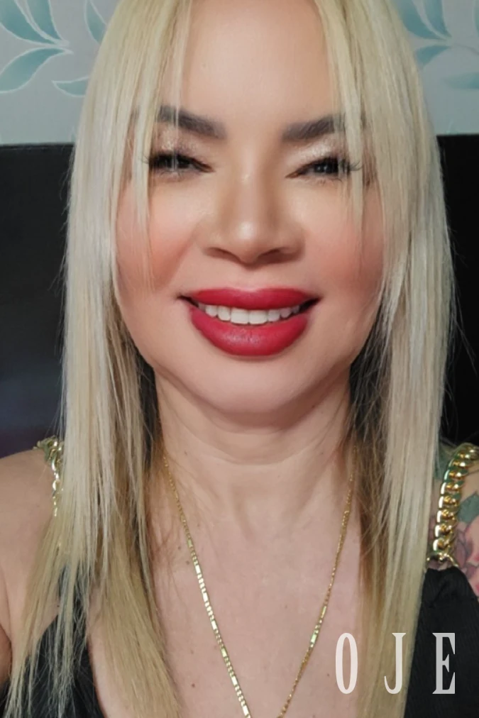 stories-slider-content