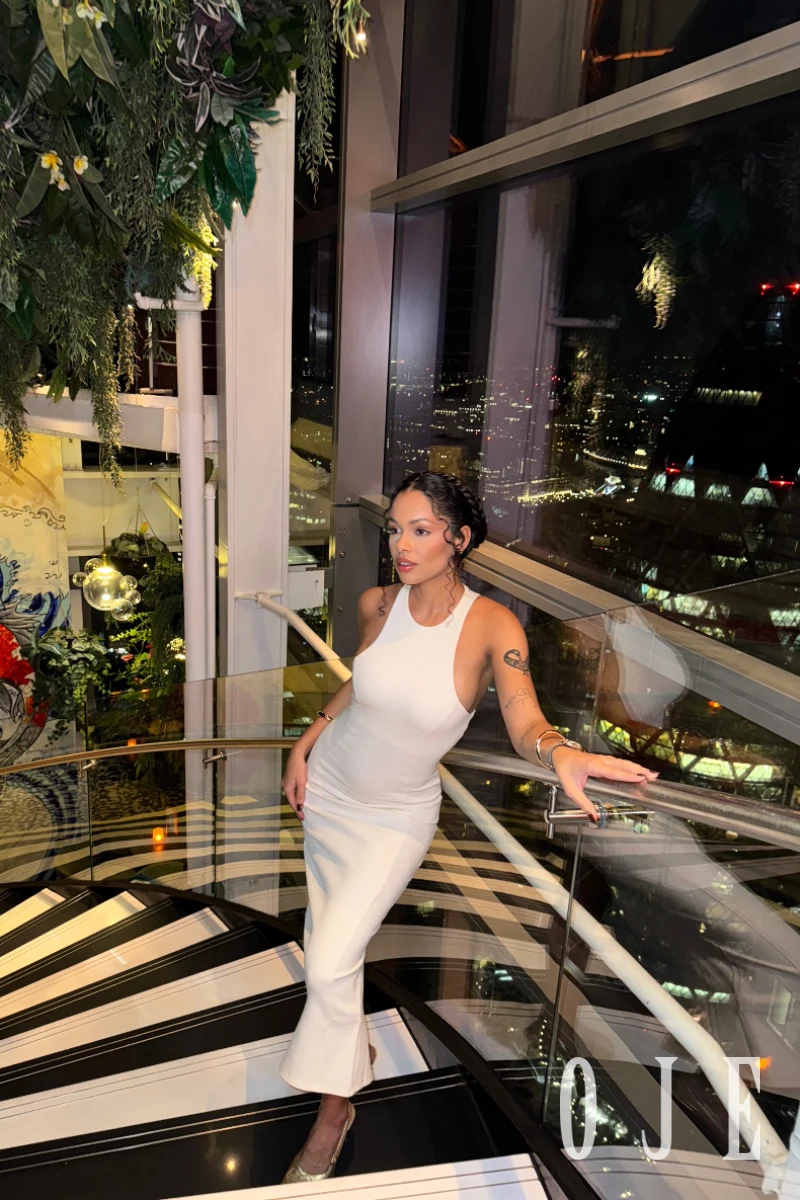 stories-slider-content