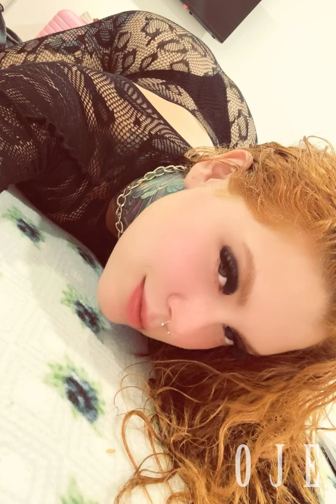 stories-slider-content