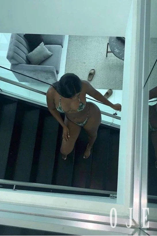 stories-slider-content