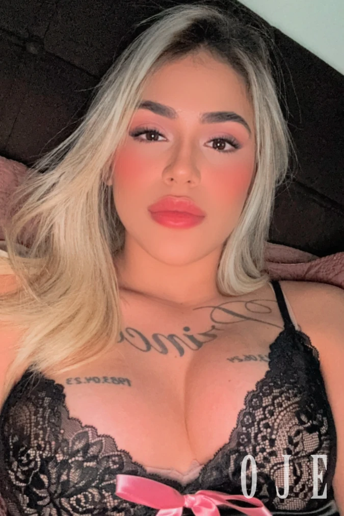 stories-slider-content