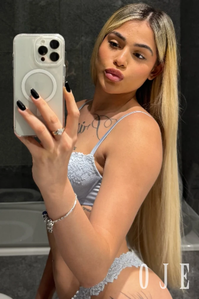 stories-slider-content