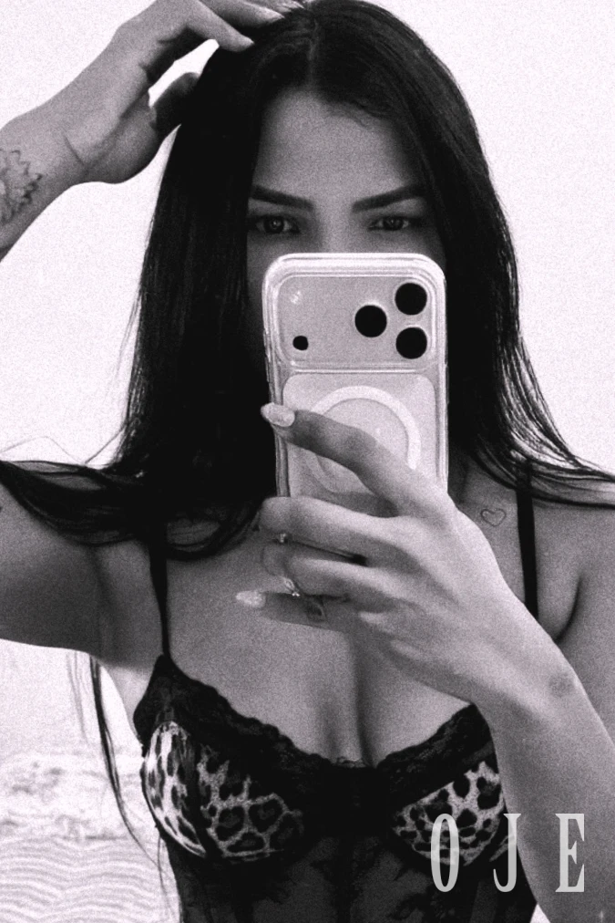 stories-slider-content