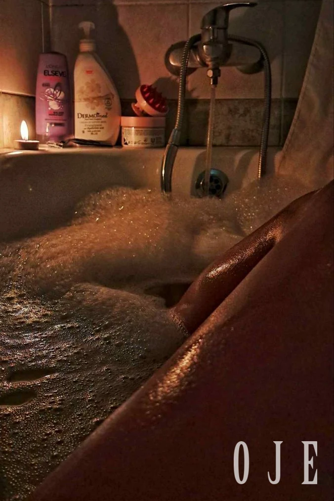 stories-slider-content