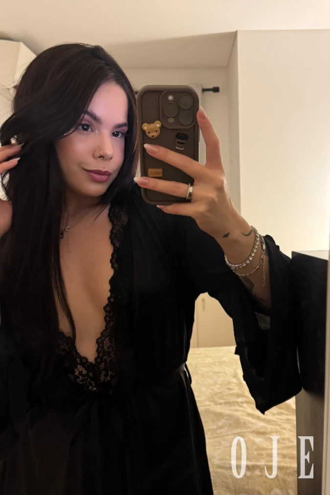 stories-slider-content