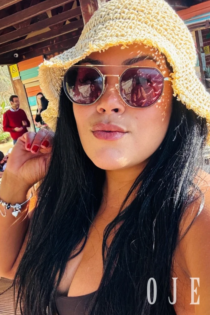 stories-slider-content