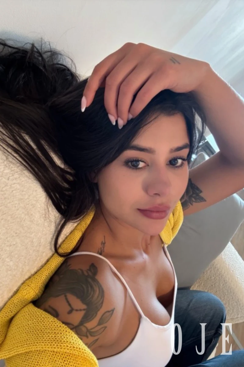 stories-slider-content