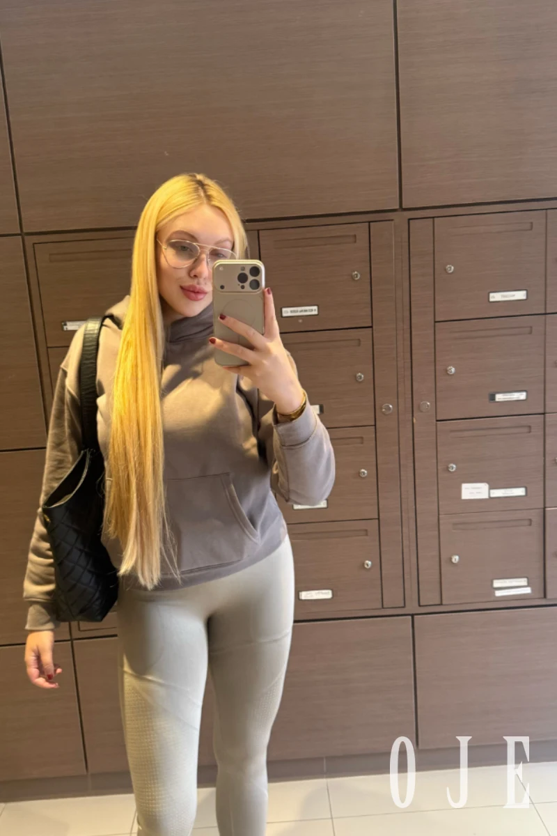 stories-slider-content