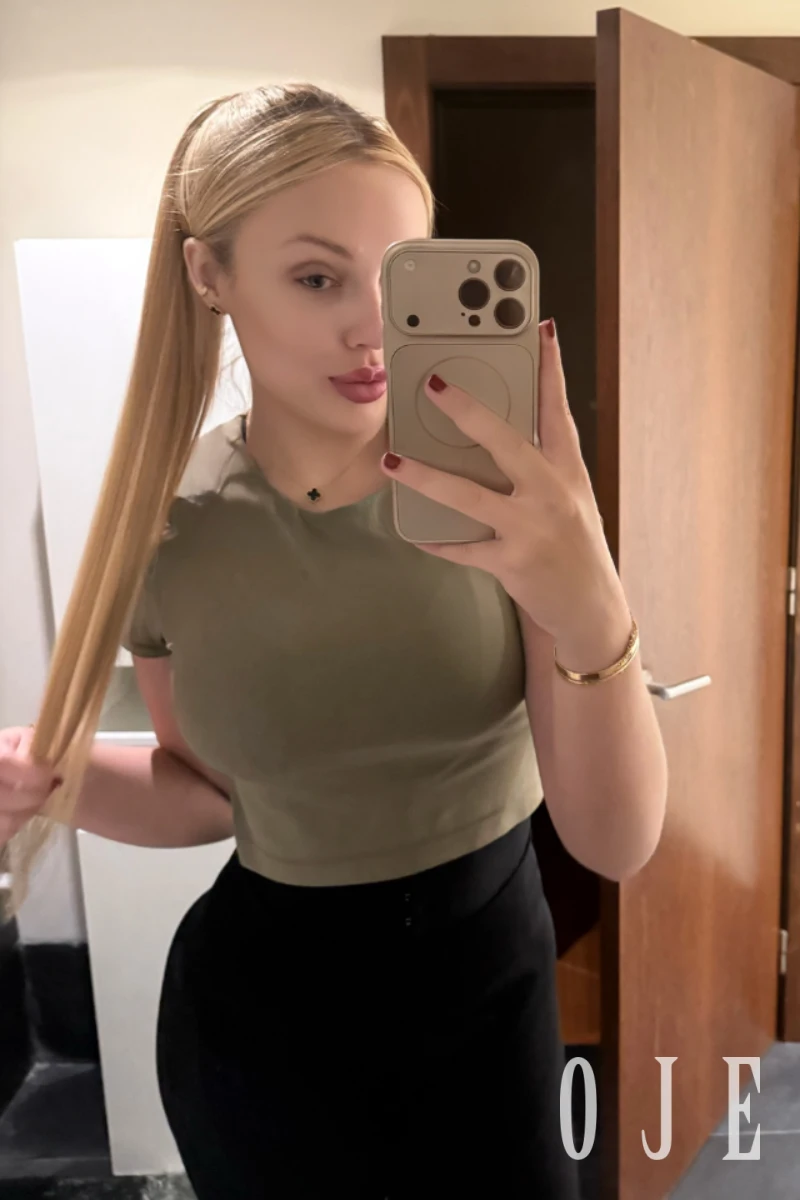 stories-slider-content