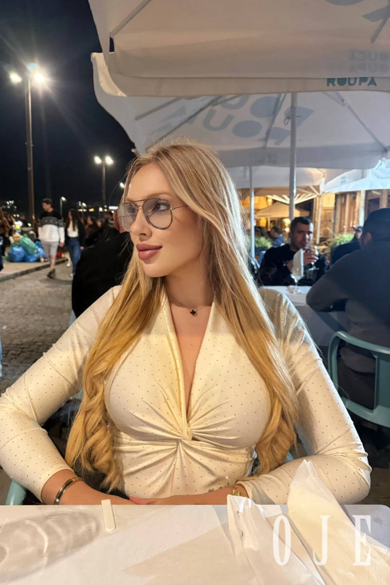 stories-slider-content