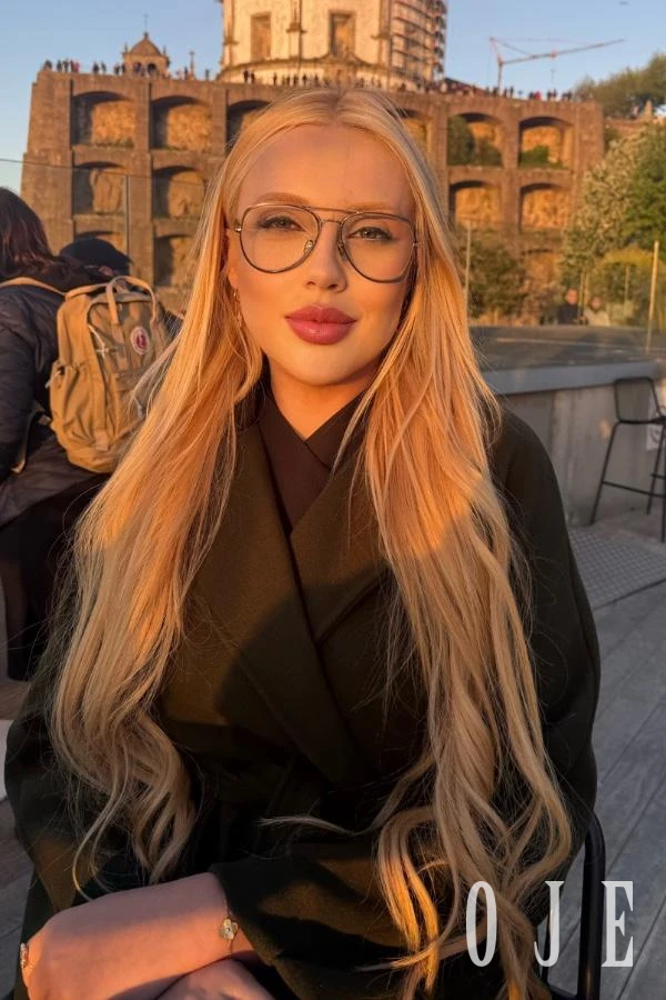 stories-slider-content