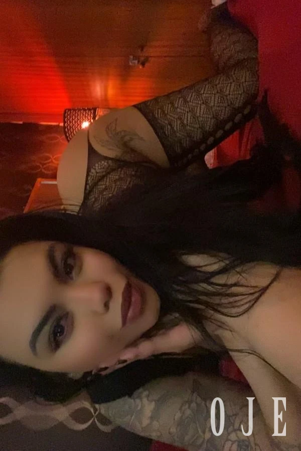 stories-slider-content