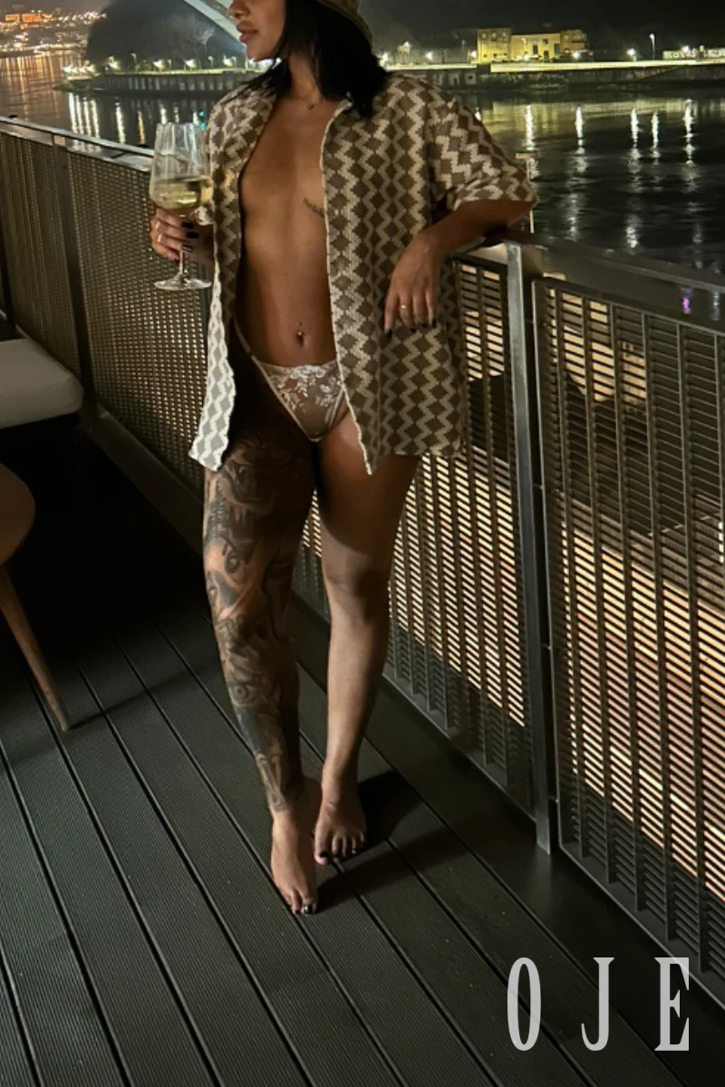 stories-slider-content