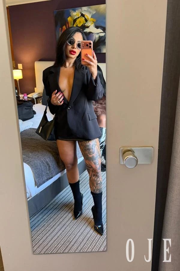 stories-slider-content