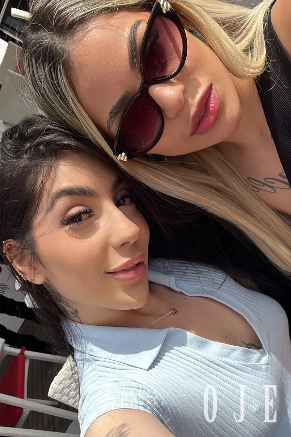 stories-slider-content