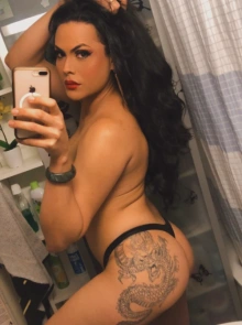 Ts bruna, um rosto novo no catálogo de escorts VIP