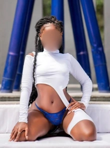 Zari, acompanhante em Almada 965778109