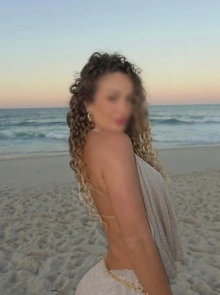 Alice, acompanhante em Porto 912882105