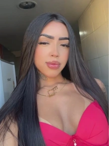 Conheça Lorena, dama de companhia com serviços verificados