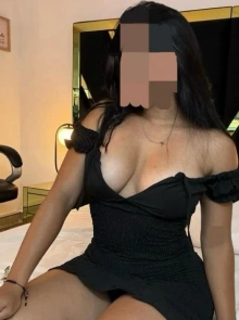 O perfil de Lara em Funchal é verificado