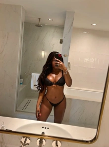 Descubra Keila, uma das escorts Coroa em Funchal mais bem cotadas