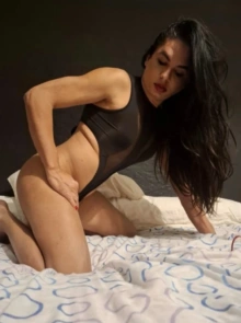 Pam está listado no diretório de acompanhantes em Faro