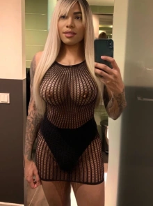 Mariah santiago, elegância e classe como acompanhante de elite