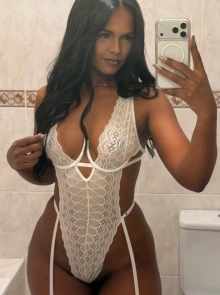 Maya destaca-se no diretório de damas de companhia pelo seu estilo