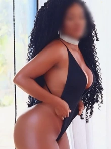 Marta, uma das melhores opções de escorts em Aveiro hoje