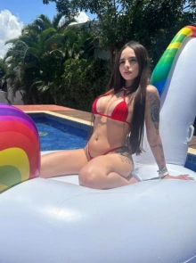 Agende o seu encontro com Julia lins, acompanhante com perfil ativo