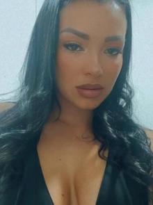 Valentina é uma escort em Aveiro com perfil verificado