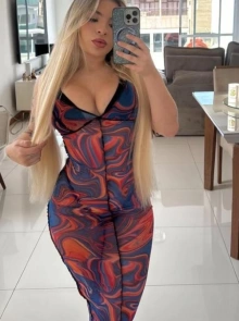 Conheça Fernanda, dama de companhia com serviços verificados