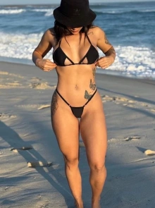 Júlia é uma escort em Cascais com perfil verificado