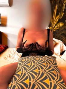 Melissa está disponível agora como chica de companhia independente