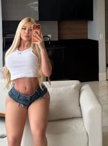 Melissa, elegância e classe como acompanhante de elite