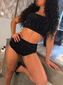 Raquel destaca-se no diretório de damas de companhia pelo seu estilo