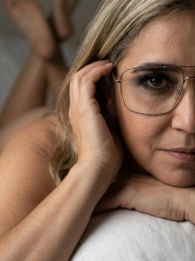 Descubra perfis como Loira gira na nossa seleção de modelos VIP