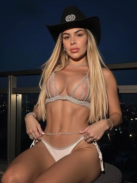 Bella Perron, acompanhante em Albufeira 934186646