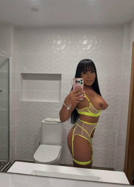 Carol Ferrari, acompanhante em Viana do Castelo 926666140