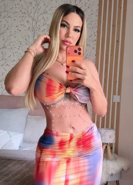 Agende o seu encontro com Thaís mello, acompanhante com perfil ativo