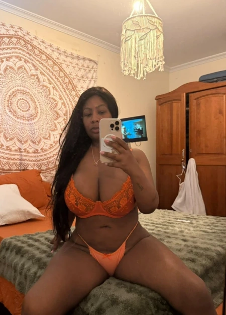 Tati Diniz, uma das melhores acompanhantes Coroa com fotos reais